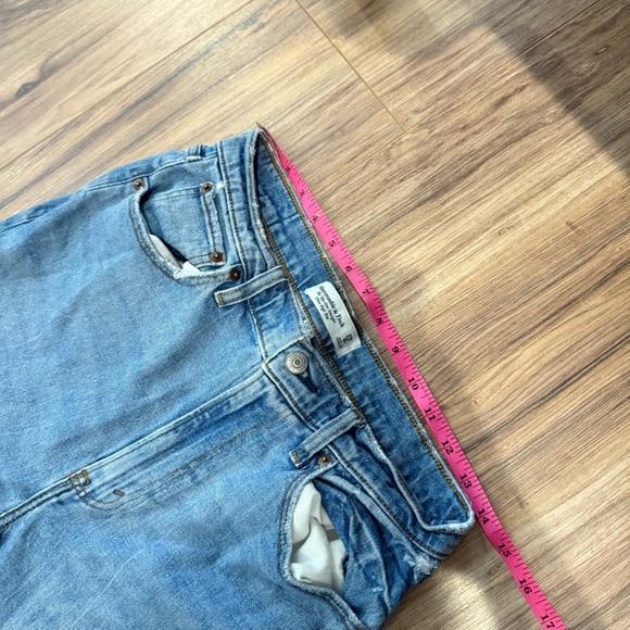 Abercrombie & Fitch Curve Love 90s Slim Straight Jean - Picture 8 of 9
